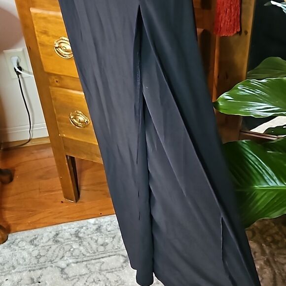 NWT Boohoo Black & Gold maxi dress size 4 - Picture 3 of 15